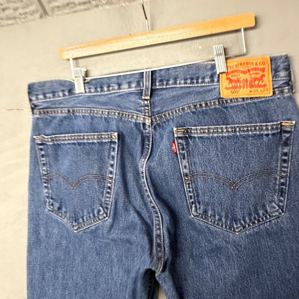 Levis 505 Regular Fit Straight Leg Jeans Mens 36x29 Medium Wash Blue Denim